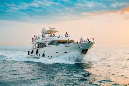 Mid-Day Yacht Tour – Dubai Marina