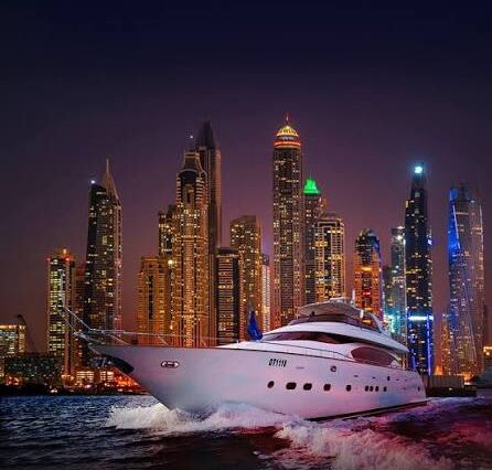 Moonlight Yacht Tour – Dubai Marina