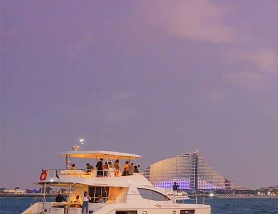 Twilight Yacht Tour – Dubai Marina